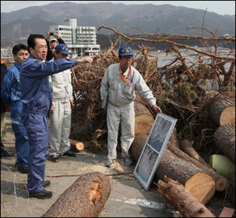 20111031-Kan Kantei after disaster 02hisaiti2.jpg